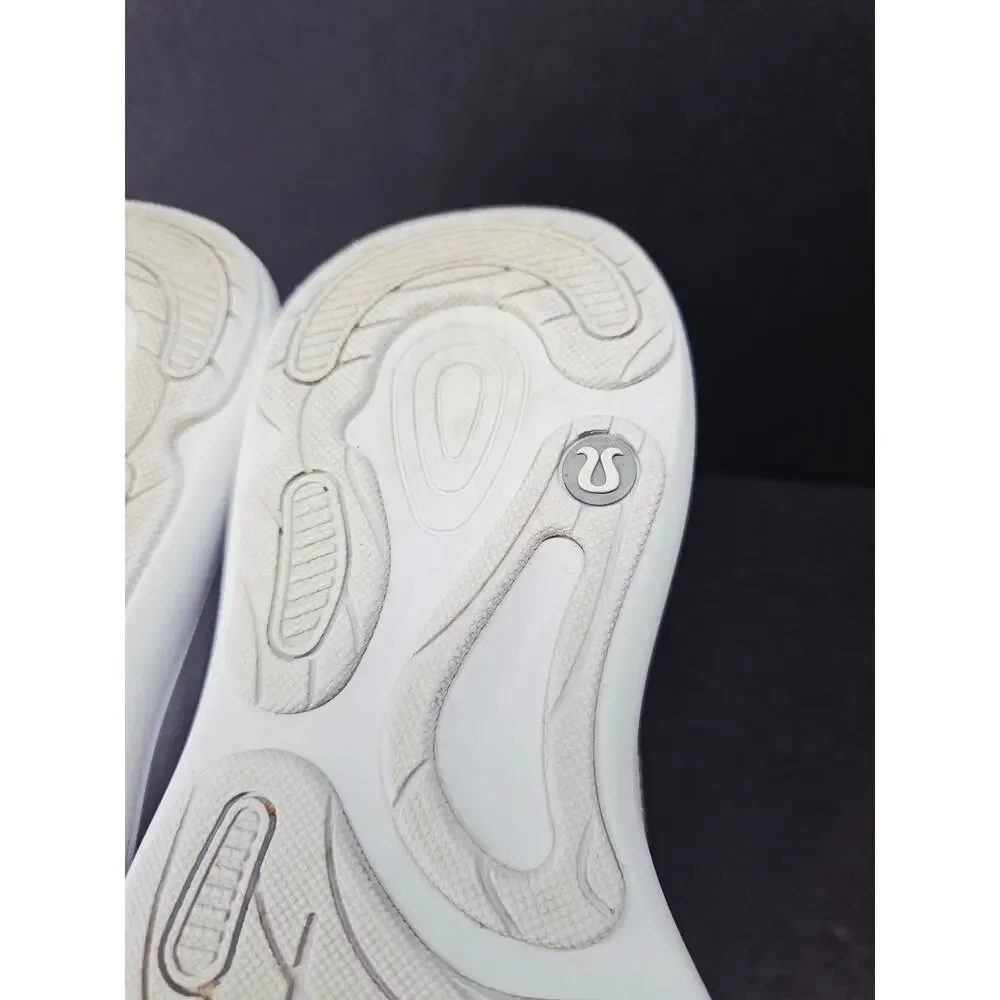 Lululemon Women 5.5 Comfy footwear